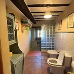 Apaizetxea, Caserio En Entorno Rural Entre Bilbao Y Vitoria-gasteiz *