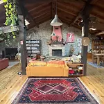 Apaizetxea, Caserio En Entorno Rural Entre Bilbao Y Vitoria-gasteiz