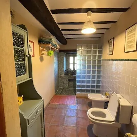 Apaizetxea, Caserio En Entorno Rural Entre Bilbao Y Vitoria-gasteiz *