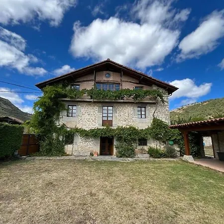 Apaizetxea, Caserio En Entorno Rural Entre Bilbao Y Vitoria-gasteiz *